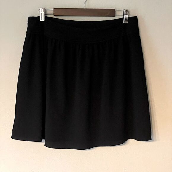 New! LOFT Black Lightweight Skirt. Size 8. - Picture 1 of 4